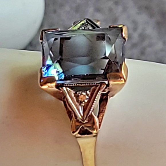 10K Yellow Gold Aquamarine and Diamond Ring - Picture 7 of 7